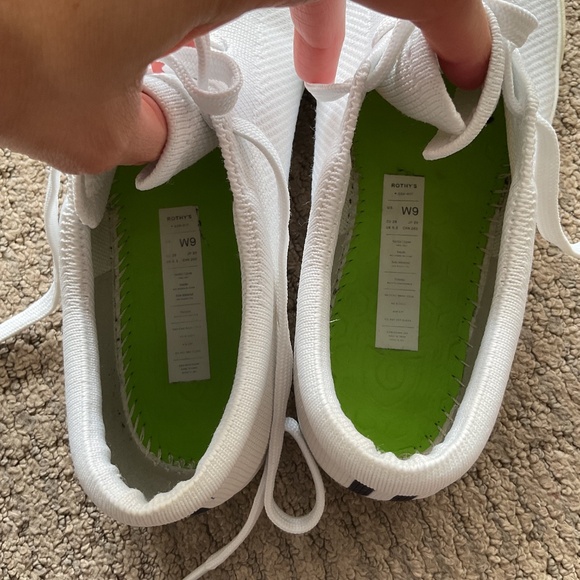 Rothy's The Lace Up Sneaker size 9 removeable insoles machine washable - Picture 11 of 12